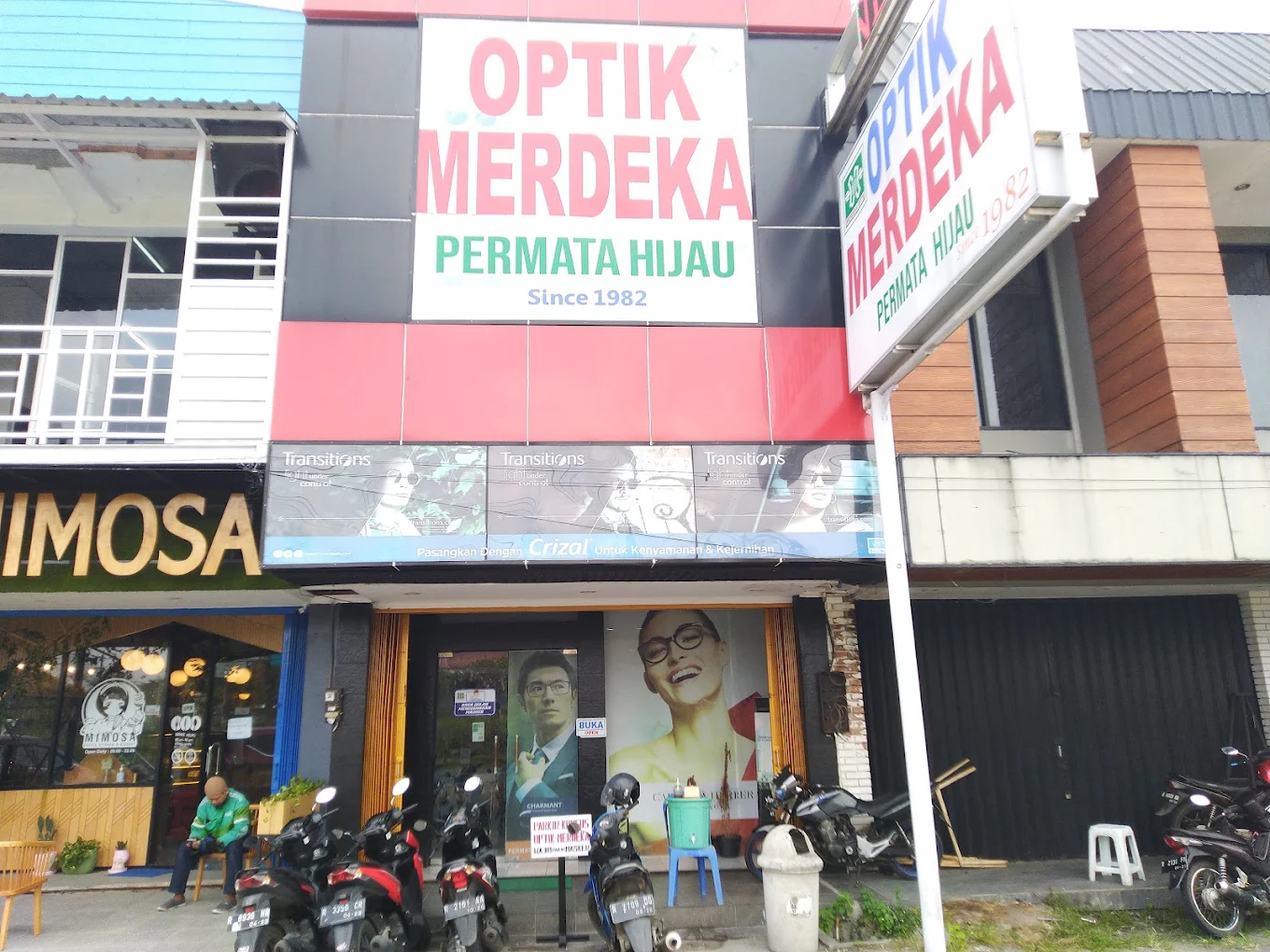 Optik Merdeka 1982